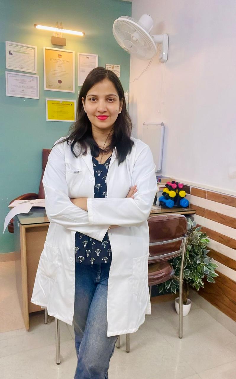 Dr. Ayushi - PhysiAura Physiotherapy Clinic